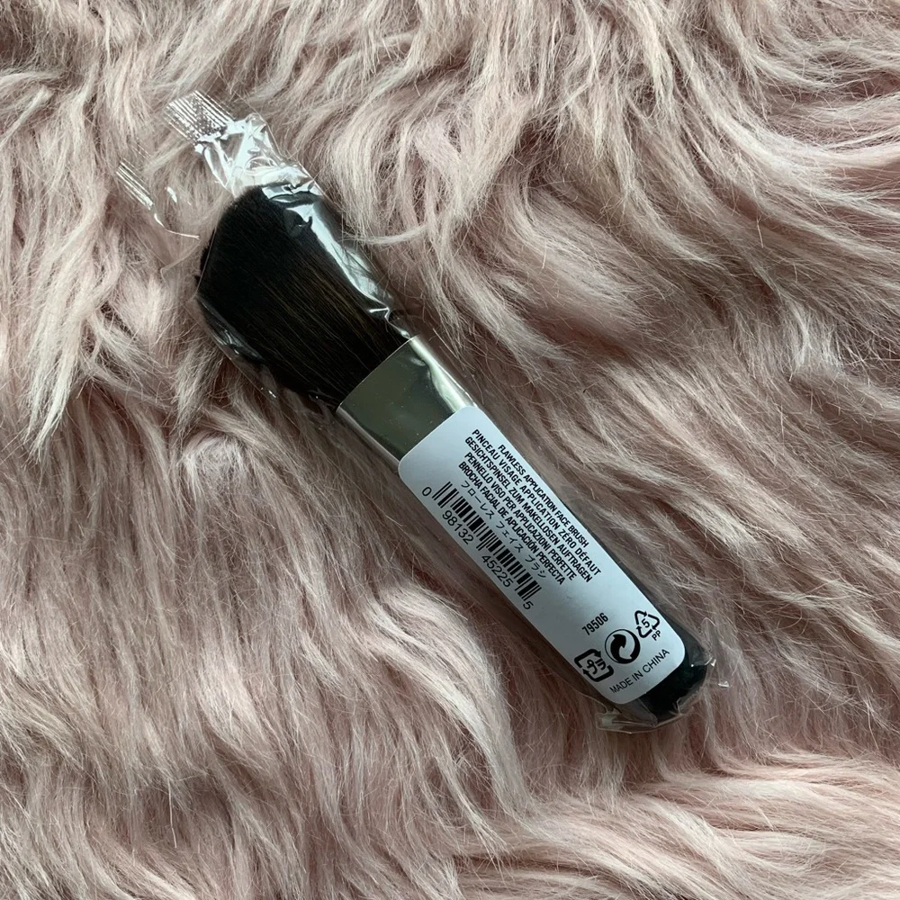 New Bare Minerals Flawless Application Face Brush